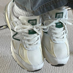 New Balance  FuelCell 990 V6