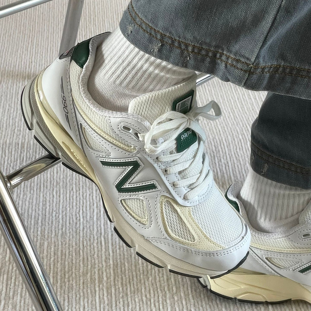 New Balance  FuelCell 990 V6